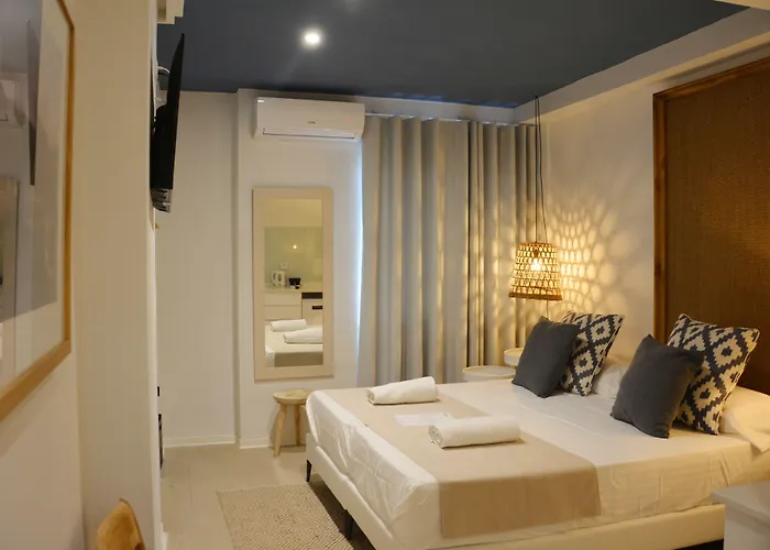 & Co. Saler Boutique 3*